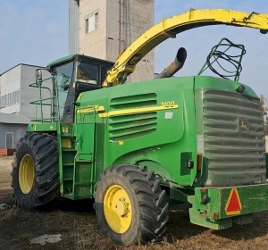 Комбайн специальный JOHN DEERE 7400
