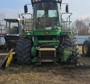 Комбайн специальный JOHN DEERE 7400